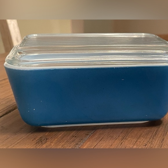 Pyrex Refrigerator Blue Dish with lid - Picture 5 of 6